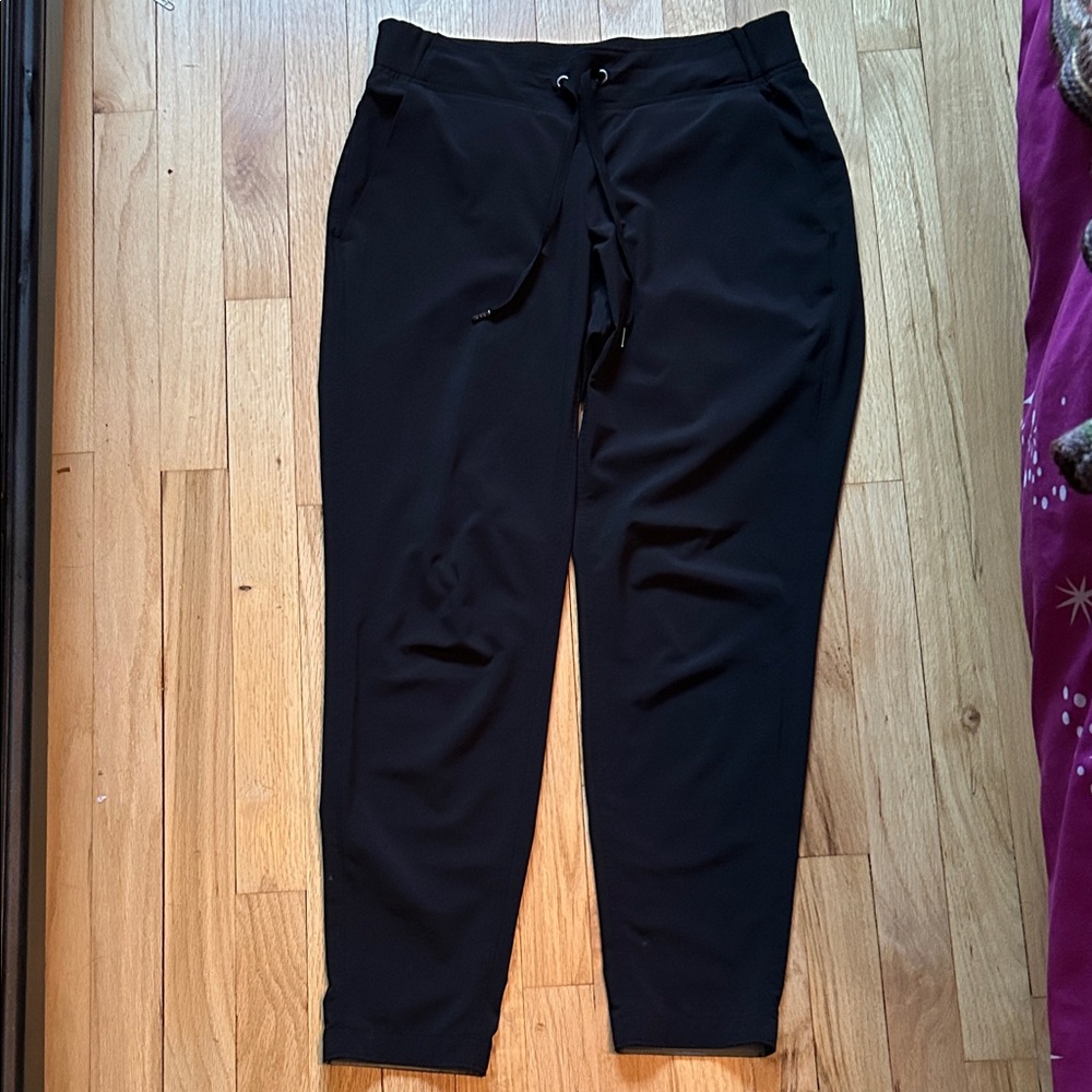 Athleta Midtown Ankle Pants Black size 6